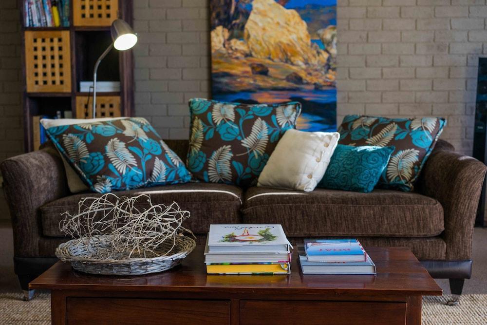 Bay Breeze Boutique Accommodation Батманс-Бэй Экстерьер фото