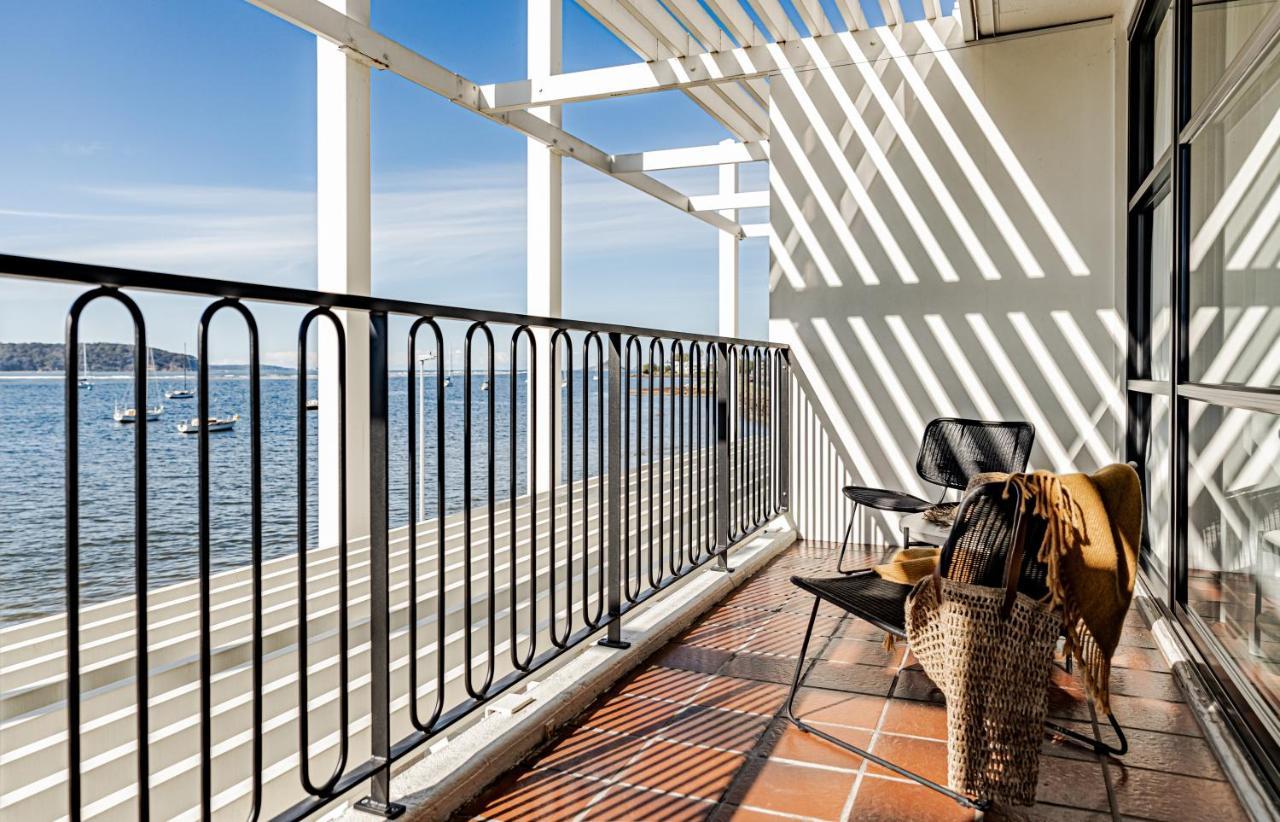 Bay Breeze Boutique Accommodation Батманс-Бэй Экстерьер фото