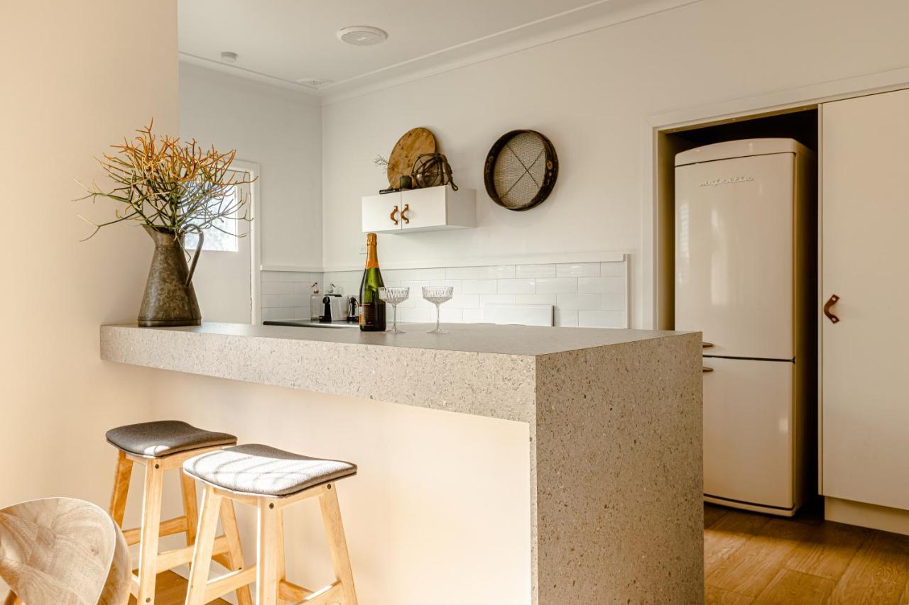Bay Breeze Boutique Accommodation Батманс-Бэй Экстерьер фото